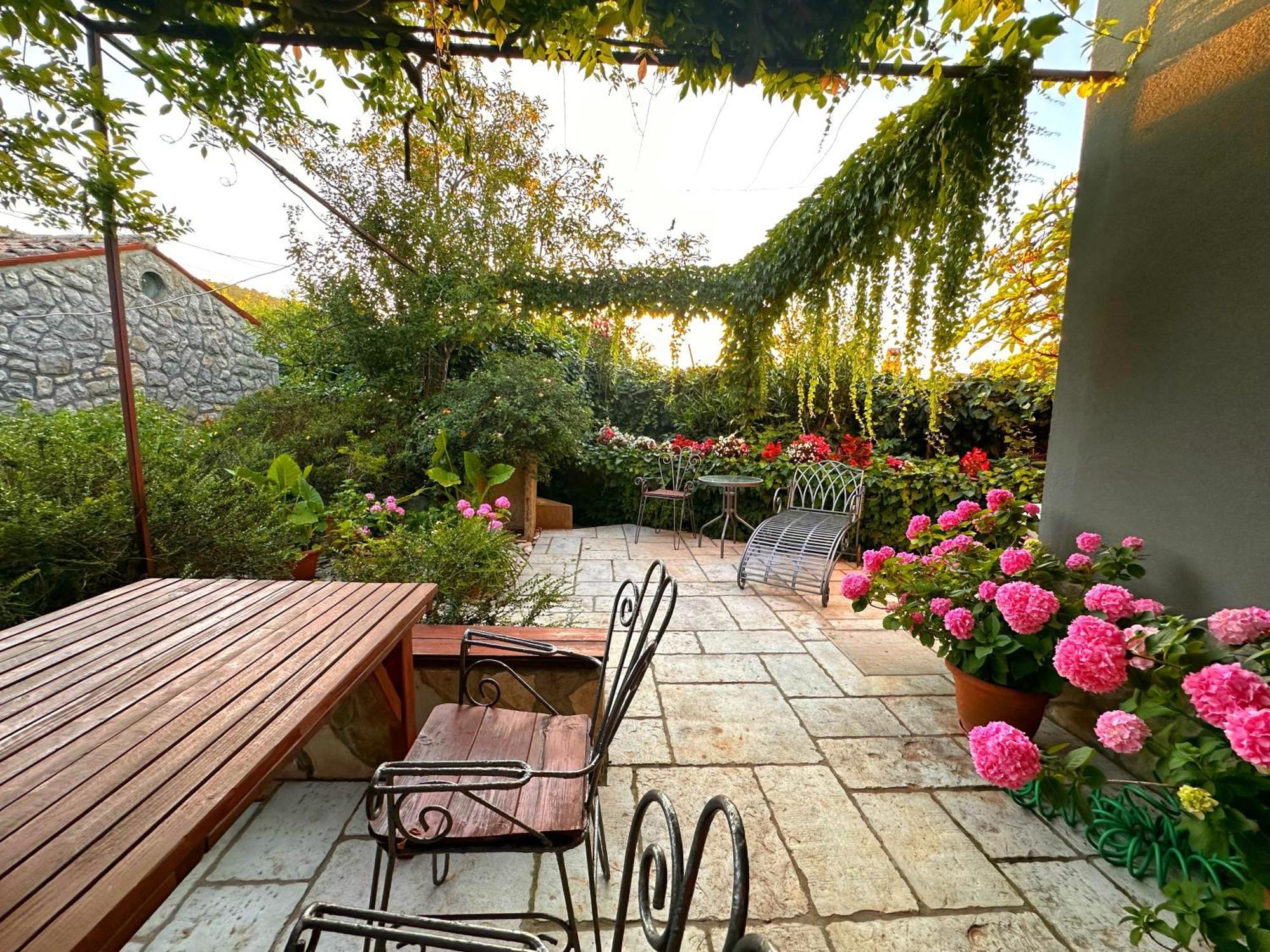 Apartments Cvita Veli Losinj Exterior photo