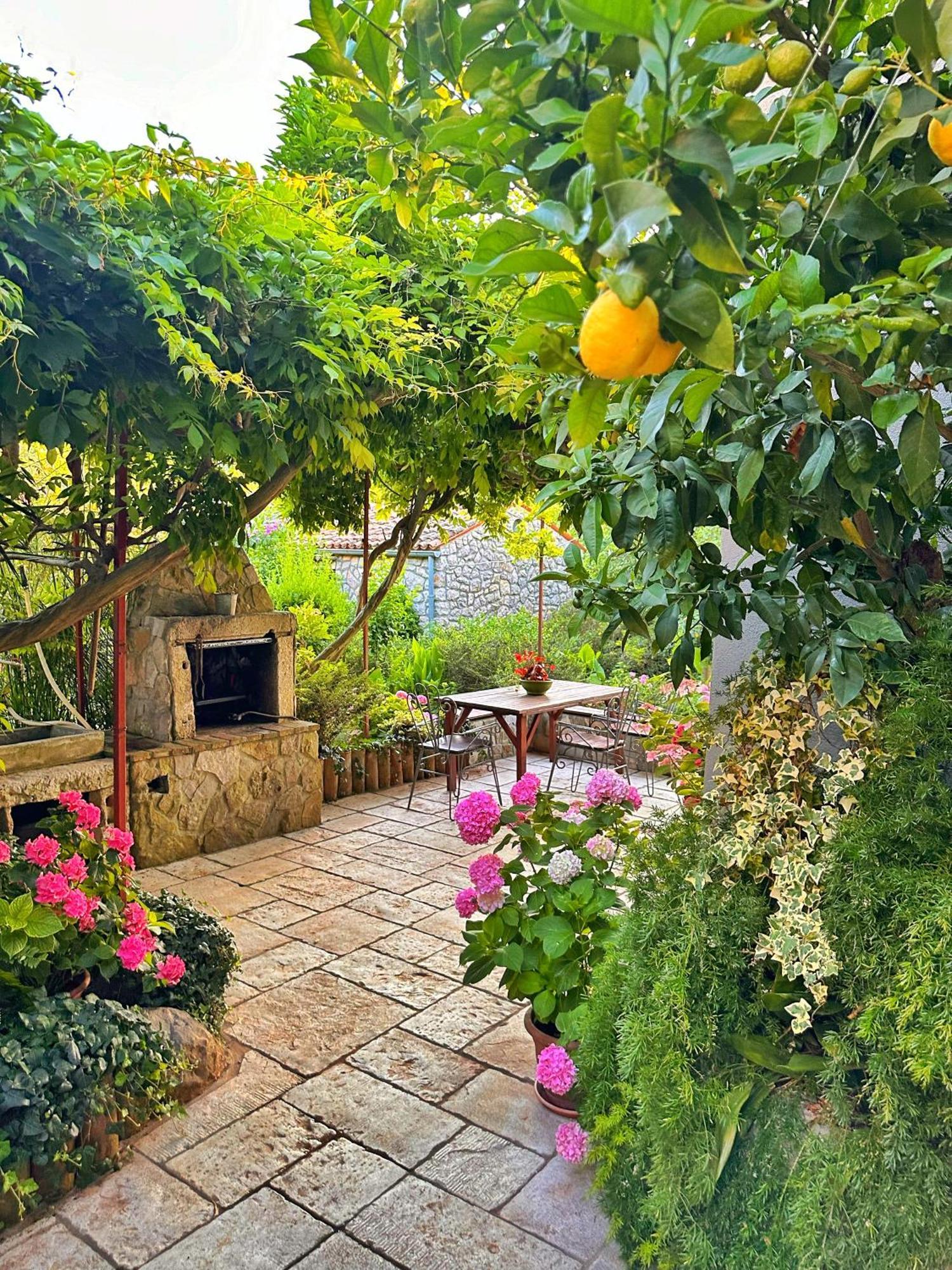 Apartments Cvita Veli Losinj Exterior photo
